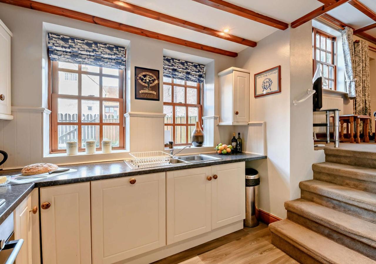 Salty Dog Cottage Уитби Экстерьер фото